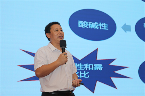 张炜.jpg